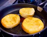A picture of step 3 of French toasts.