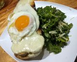 Foto del paso 10 de la receta: Suprema entre panes de estragón y ensalada de rúcula y parmesano