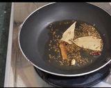 A picture of step 2 of Matar Phool makhana.