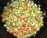 Foto del paso 2 de la receta: Revuelto facilón de zapallito de tronco. Diana