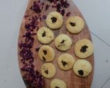 A picture of step 6 of Rose nankhathai.