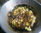 Foto langkah ke 4 dari resep Ikan asin Lombok hijau.