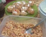 A picture of step 3 of Papri chaat.