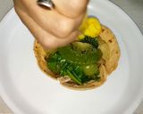A picture of step 10 of Green salad with custard in tortilla cups.