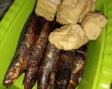 Foto langkah ke 1 dari resep Semur ikan asap.