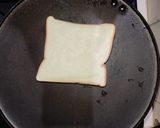 Foto langkah ke 3 dari resep Sarapan Praktis dengan Choco Cheese Grilled Sandwich.