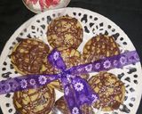 A picture of step 2 of Vanilla Sandwiched Chocolate Dripped Cookies.