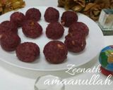 A picture of step 14 of Beetroot Halwa Laddoos.