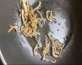 Foto langkah ke 2 dari resep Kwetiau Goreng Sayur Kol.