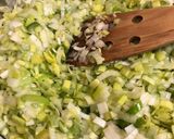 Foto del paso 3 de la receta Quiche de puerros y salmón
