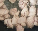 A picture of step 2 of Kadhai Chicken.