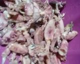 Foto langkah ke 1 dari resep Tumis cumi asin.