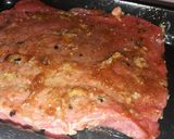 Foto langkah ke 2 dari resep Tenderloin Steak with Blackpepper Mushroom Sauce.