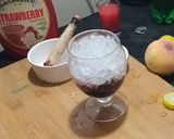 A picture of step 2 of Cherry mocktail.