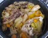 Foto del paso 3 de la receta: Caldo de pollo y huesos