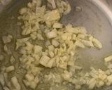 Foto del passaggio 2 della ricetta Risotto allo Zafferano