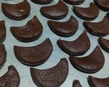 Foto langkah ke 3 dari resep Adonan cookies untuk dua macam.