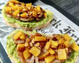 Foto del paso 6 de la receta: Tosta de lomo con aguacate y calabaza trufada con piñones