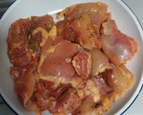 Foto del paso 2 de la receta: Contramuslos de pollo rural al horno con patatas, zanahorias, cebollas, setas y guisantes