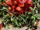 BOWL DE QUESO Crema y Tomate🍅con Reducción de Vinagre Bálsamico y 🌿Albahaca🌿...!