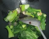 Foto langkah ke 3 dari resep Tumis pokcoy mix jamur tiram.