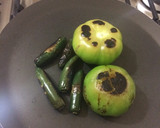 Foto del paso 2 de la receta: Salsa verde asada