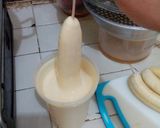 Foto langkah ke 5 dari resep Banana Corn Dog.