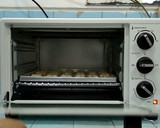 Foto langkah ke 6 dari resep Blueberry Thumbprint / Kue Kering Untuk Lebaran.