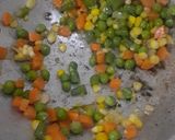 Foto langkah ke 3 dari resep Tumis Frozen Mix Veggies (Buat Bekal).