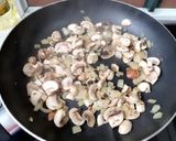 Foto del paso 2 de la receta: Arroz meloso con Verduras y Pechuga de Pollo🍗🍄‍🟫