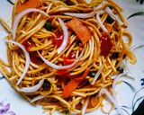 हक्का नुडल्स (hakka noodles recipe in marathi) रेसिपी स्टेप 3 फोटो 