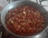 Foto del paso 1 de la receta: Un delicioso pastel de calabacín revuelto con patatas y pescada