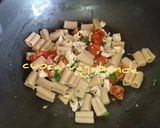 Foto del passaggio 3 della ricetta Rigacuore con la Ricciola