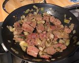 Une image de l'étape 9 de Bœuf sauté ail, oignon et herbes aromatiques du jardin.
