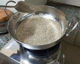 गुड़ तिल्ली चक्की (gur til chikki recipe in Hindi) रेसिपी चरण 1 फोटो