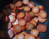 Foto del paso 1 de la receta: Salchicha para asar con espinacas