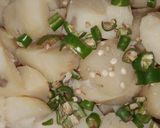 A picture of step 1 of Falihari aloo.