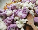 A picture of step 4 of Dry purple Cauliflower bhaji.