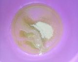 A picture of step 1 of Crunchy pizza base.