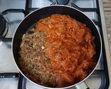 A picture of step 6 of Bunny chow- my version.