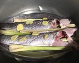 Hình bước làm 1 của món Cá lóc hấp sả