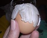 A picture of step 5 of Egg dyeing using pantyhose.