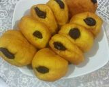 Foto langkah ke 3 dari resep Pumpkin donut with chocolate ganache.