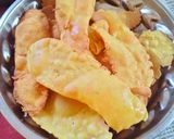 A picture of step 11 of Gujarati Fafda 😋😋😋.