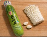 Foto langkah ke 1 dari resep Kuah Bening Zucchini Korea (애호박).