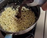 Foto del paso 2 de la receta: *Frijoles Negros con Elotes y Crema*