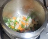A picture of step 4 of Mix Veg Khichdi.