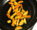 A picture of step 1 of Nimona (Green Peas Curry).