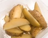Foto langkah ke 3 dari resep Potato Wedges.
