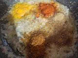ભજીયા ઉસળ (Bhajiya Usal Recipe In Gujarati)